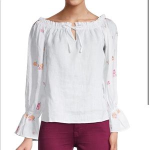 NWT.  Linen. Feminine peasant top.